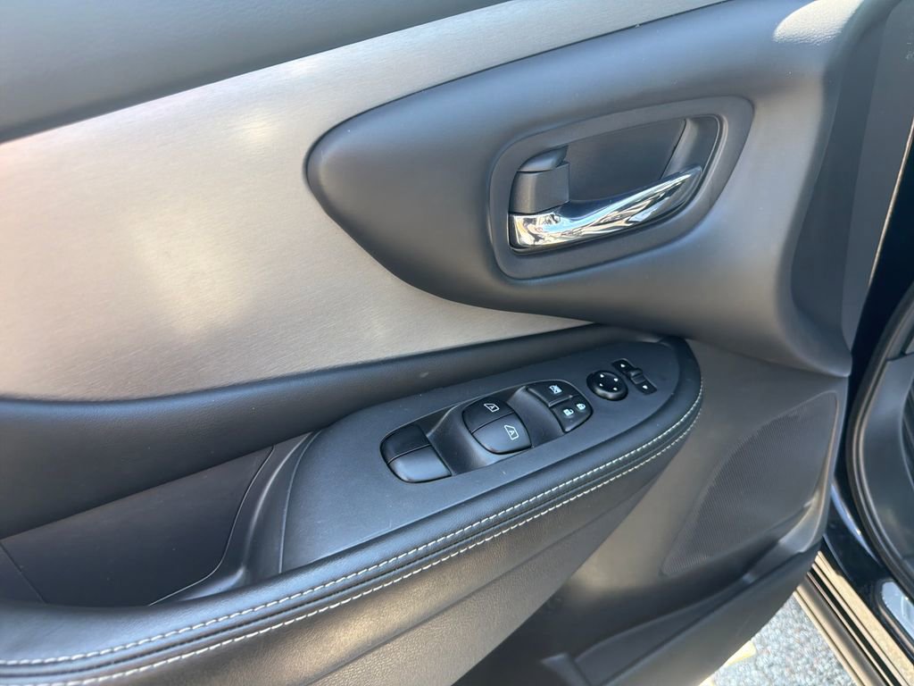 Used 2021 Nissan Murano SV AWD/4WD image 14