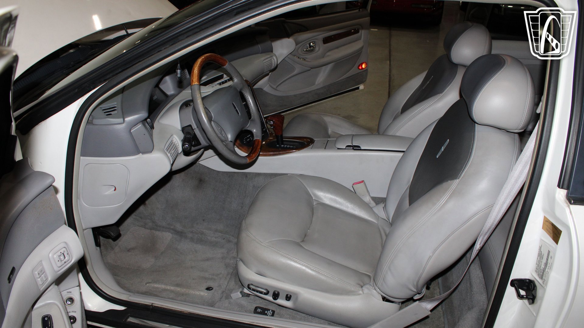 Used 1998 Lincoln Mark VIII LSC RWD image 6