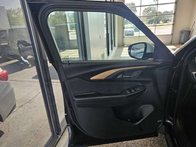 Used 2022 Chevrolet TrailBlazer ACTIV w/ Technology Package AWD/4WD image 16