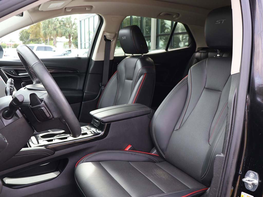 Used 2023 Buick Envision Essence w/ Sport Touring Package image 31