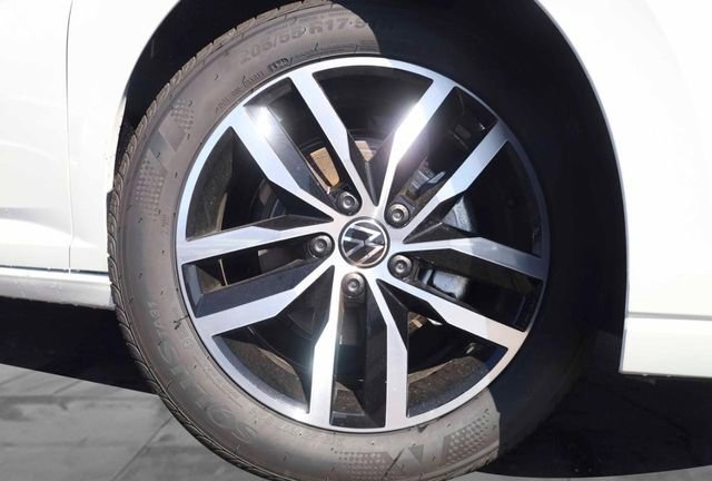 New 2026 Volkswagen Jetta SE image 3