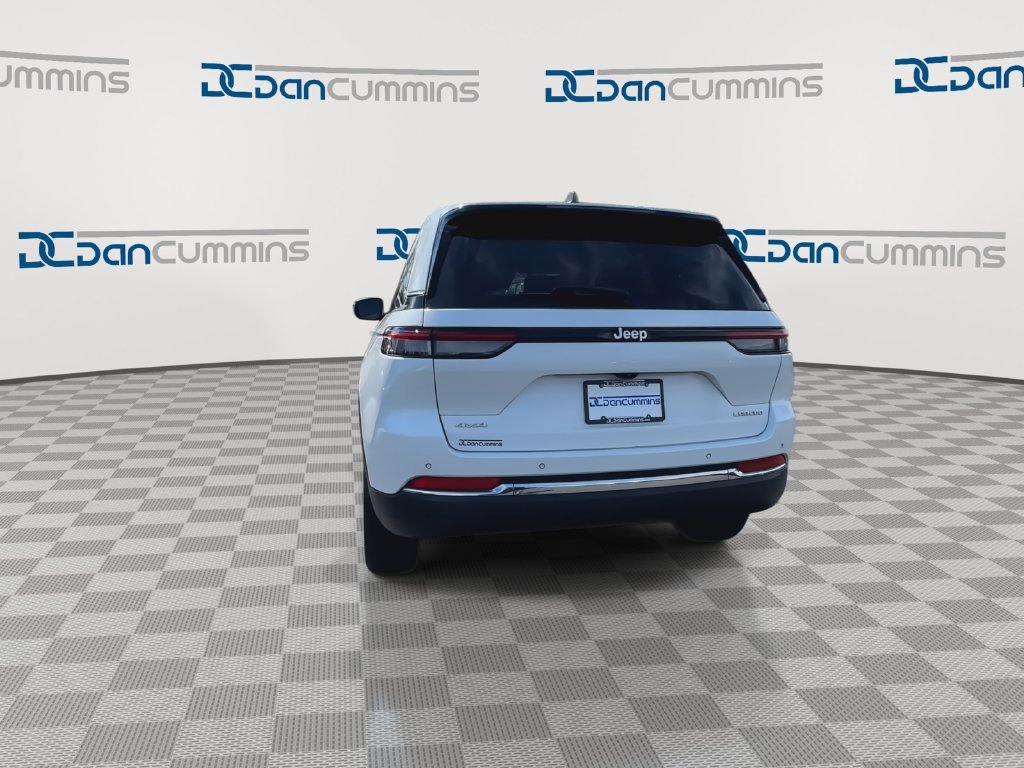 Used 2024 Jeep Grand Cherokee Laredo w/ Luxury Tech Group I AWD/4WD image 7