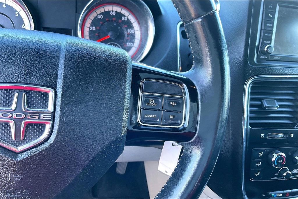 Used 2017 Dodge Grand Caravan SXT FWD image 18