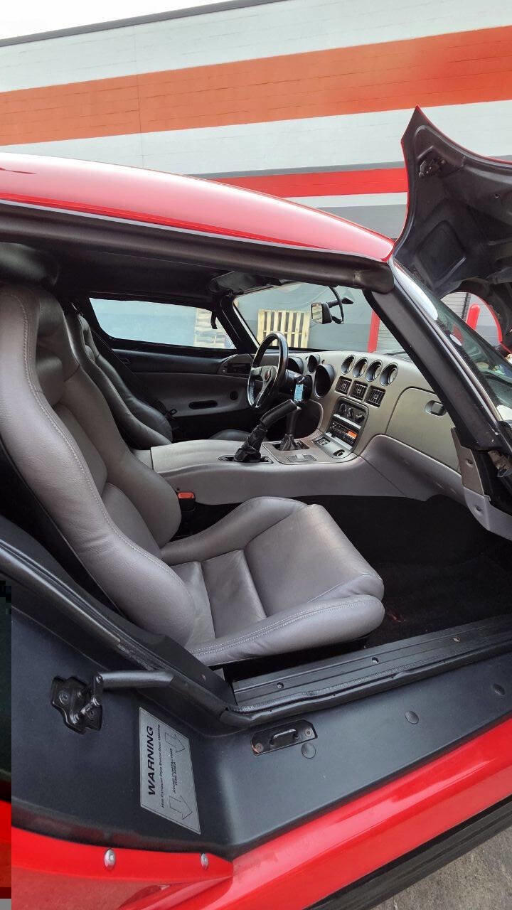 Used 1994 Dodge Viper RT/10 image 12