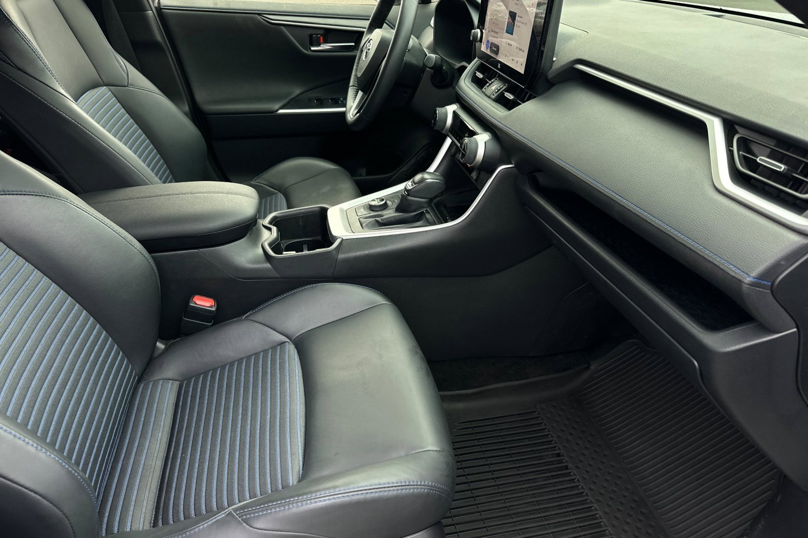 Used 2024 Toyota RAV4 XSE image 15