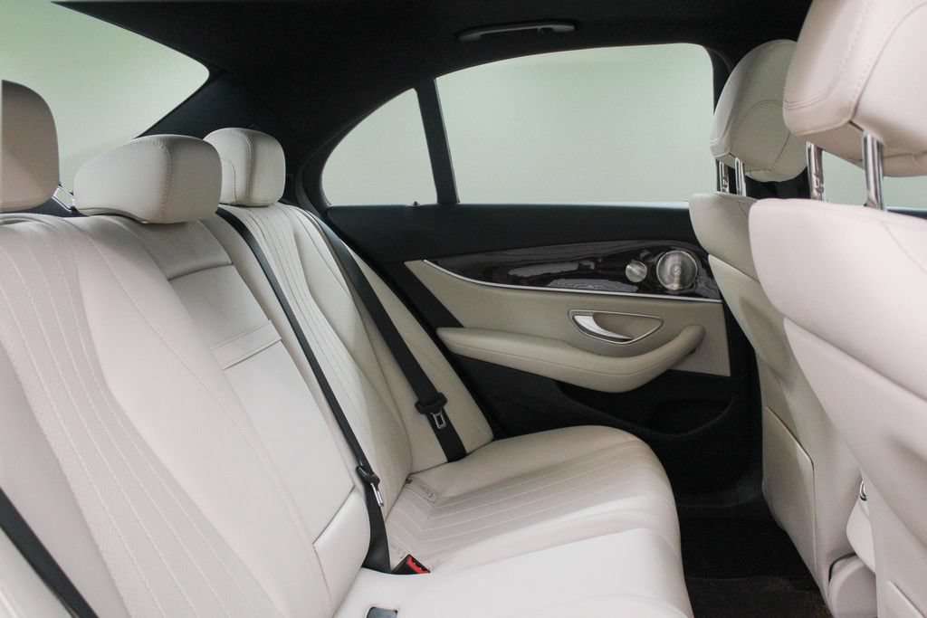 Used 2023 Mercedes-Benz E 350 4MATIC Sedan image 27