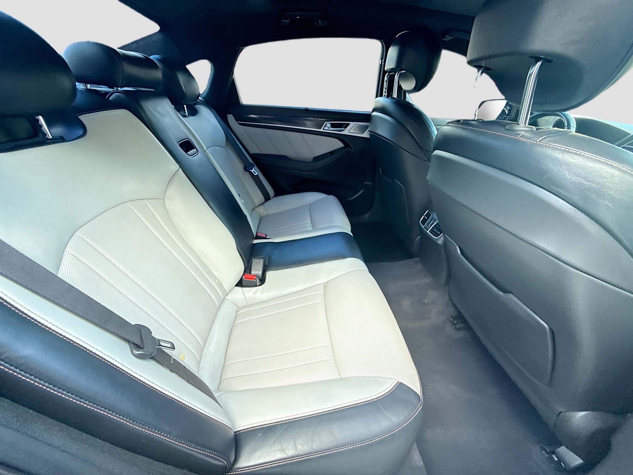 Used 2018 Genesis G80 3.3T Sport image 29
