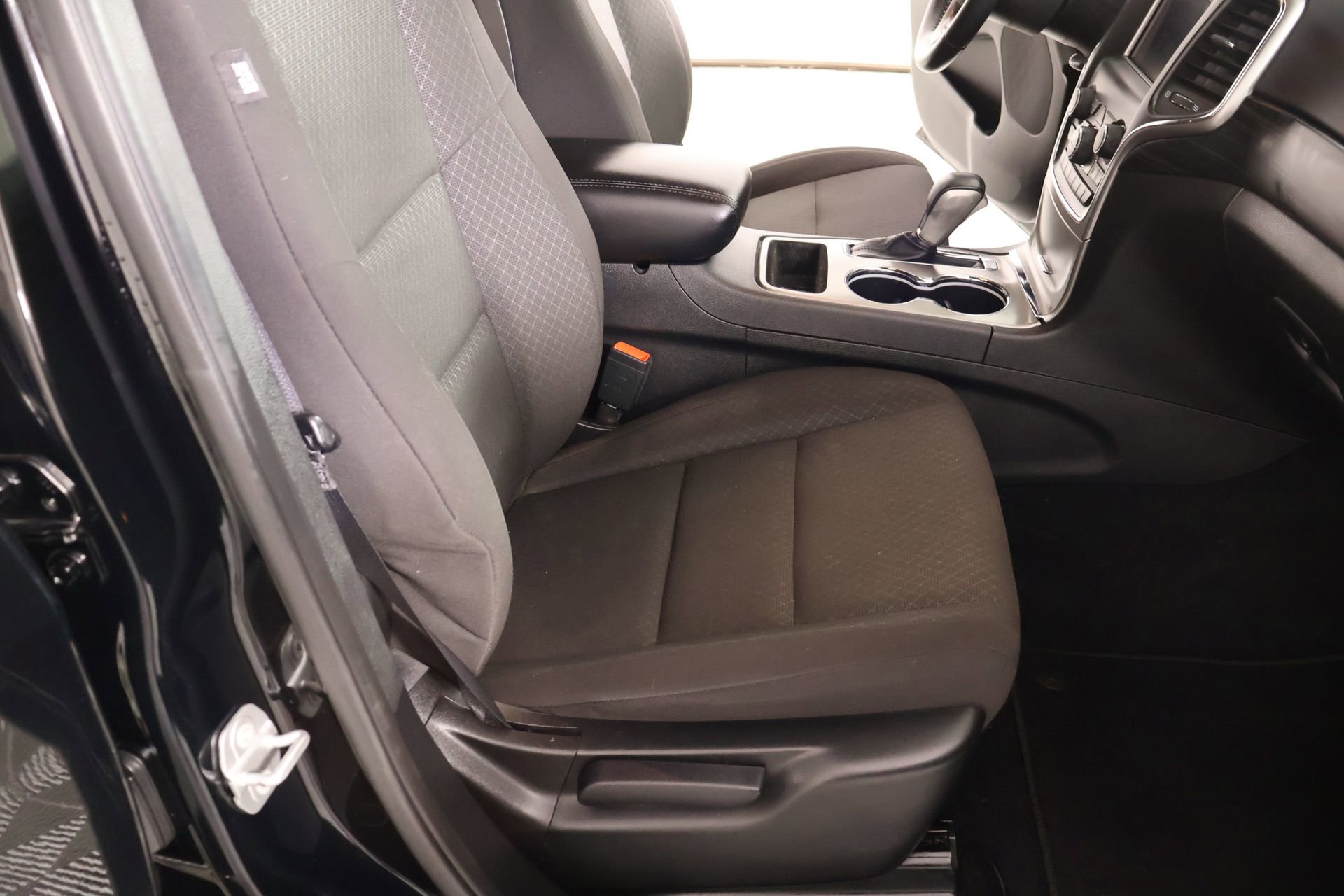 Used 2021 Jeep Grand Cherokee Laredo image 12
