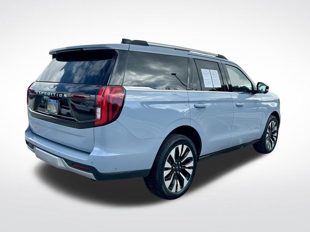 Used 2025 Ford Expedition Platinum w/ Driver's Package image 5