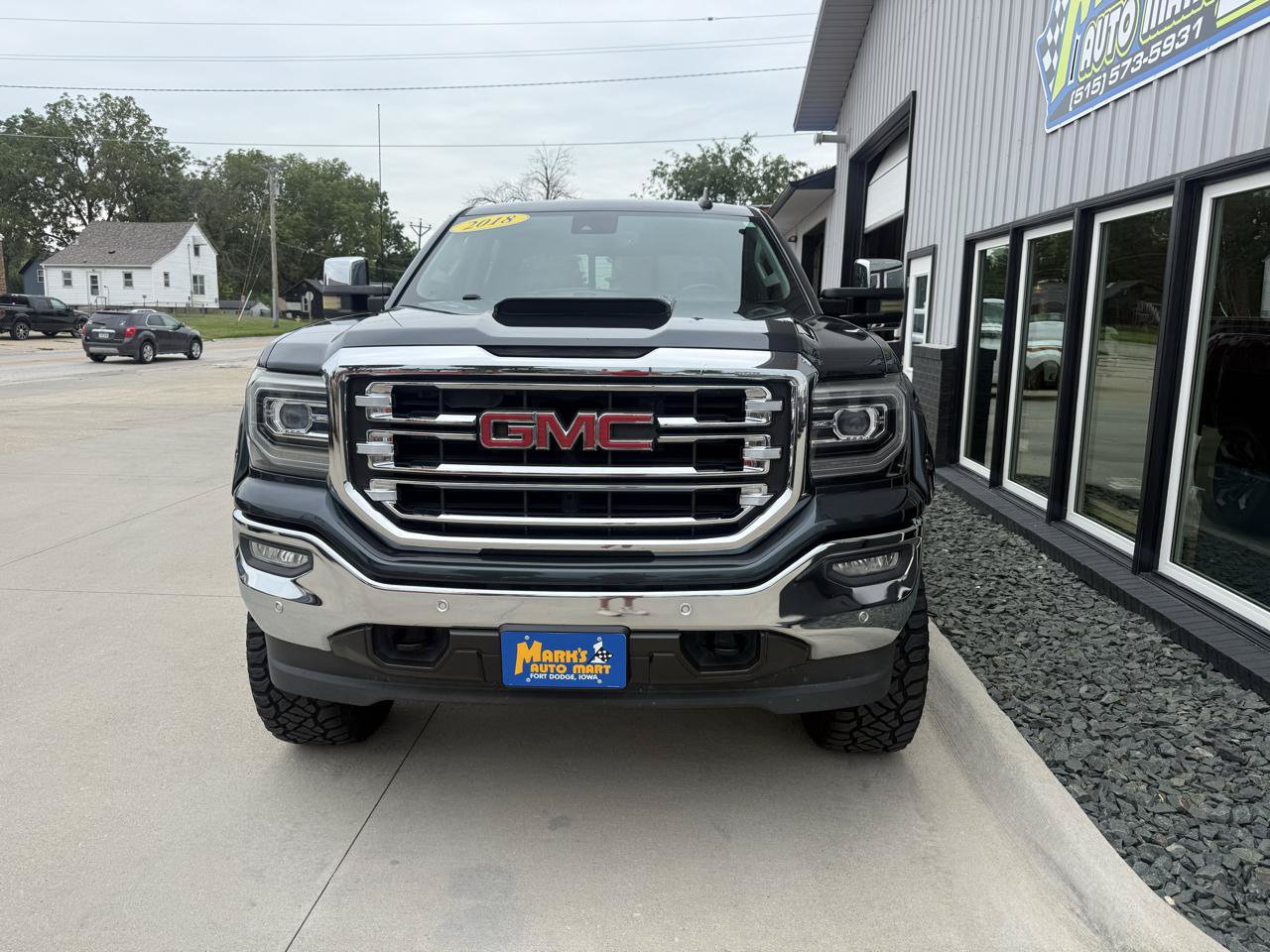 Used 2018 GMC Sierra 1500 SLT AWD/4WD image 2