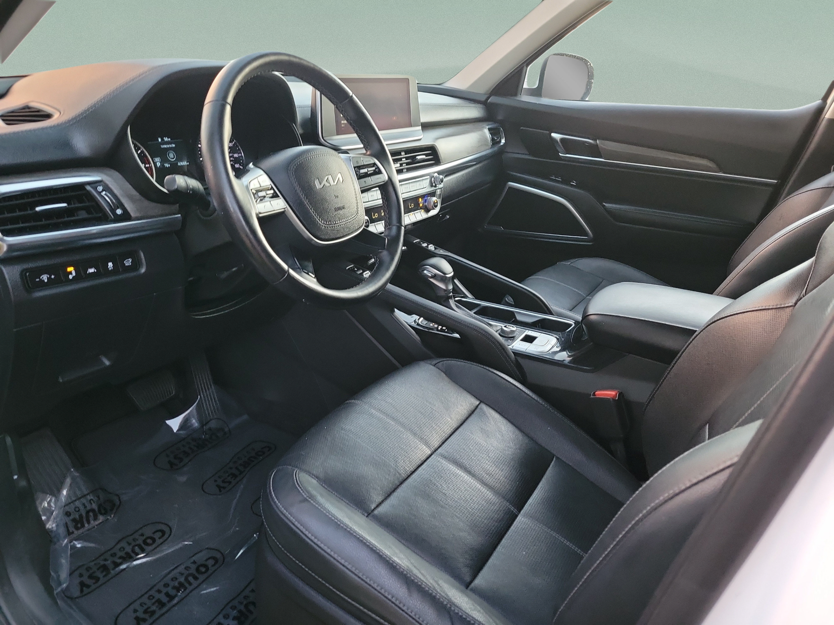 Certified 2022 Kia Telluride EX w/ EX Premium Package AWD/4WD image 18