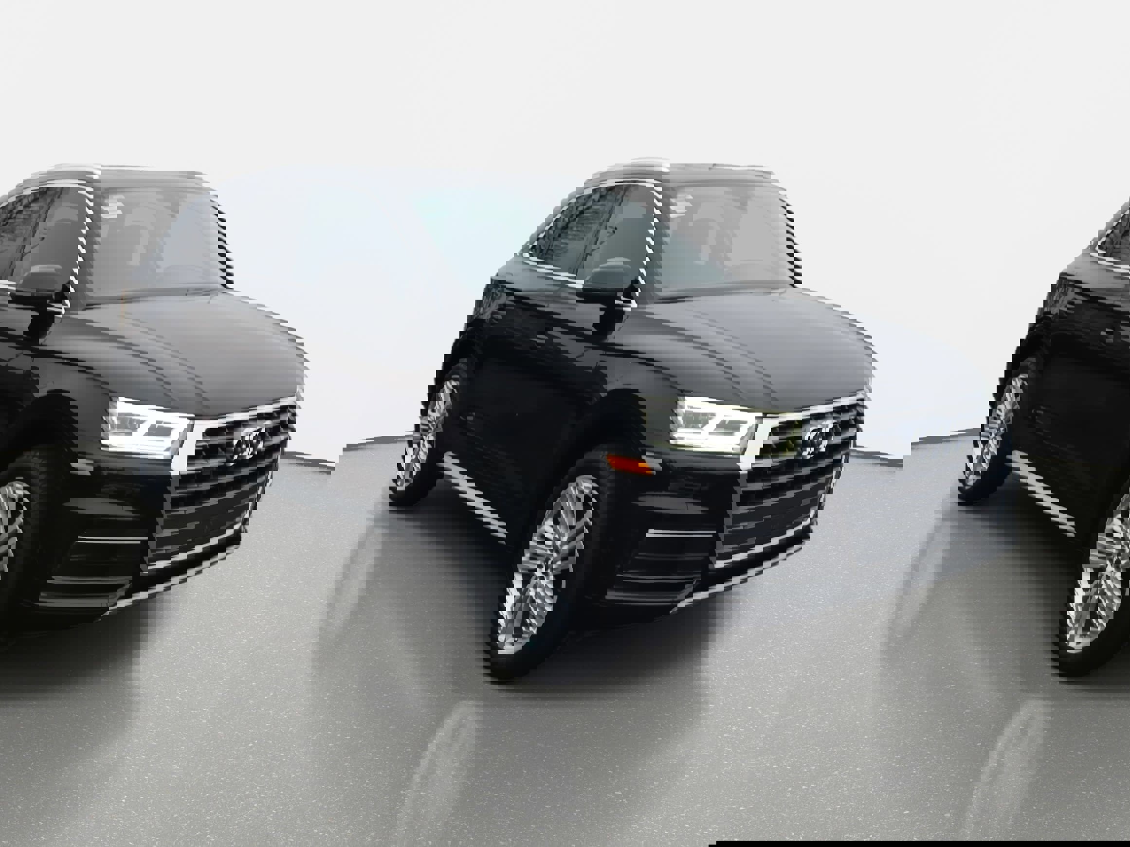 Used 2019 Audi Q5 2.0T Premium Plus w/ Premium Plus Package image 3