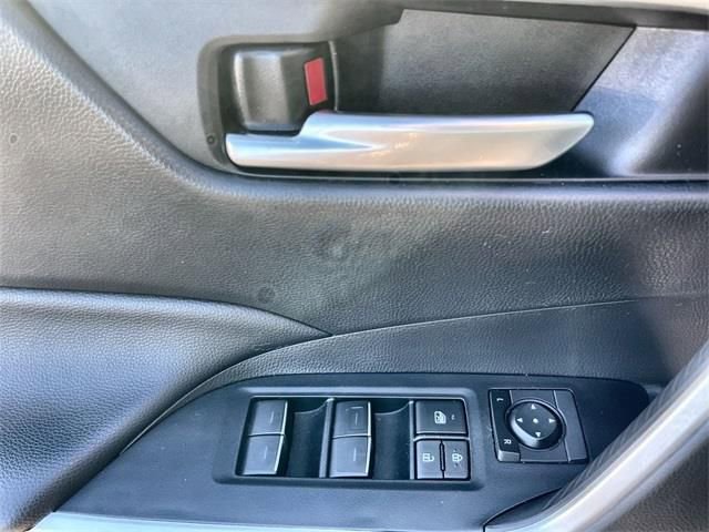 Used 2023 Toyota RAV4 AWD Hybrid image 22