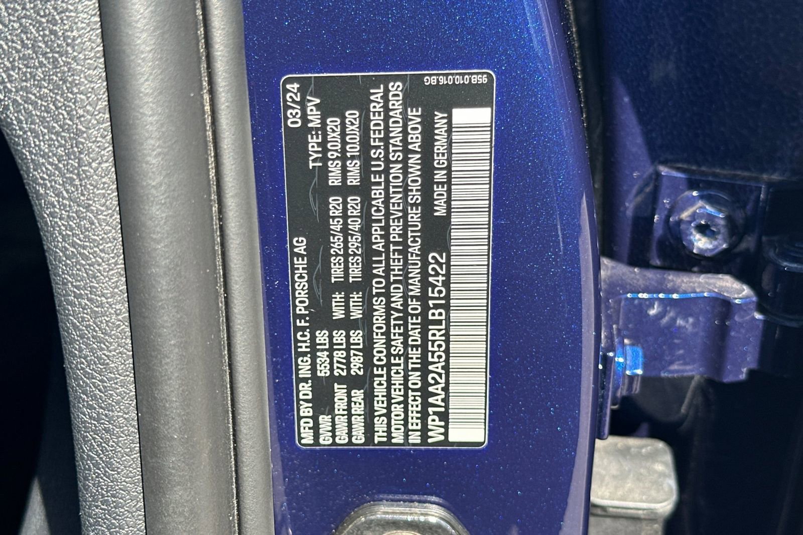 Used 2024 Porsche Macan image 46