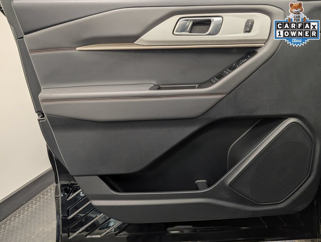Certified 2025 Ford Explorer Active w/ Active Comfort Package AWD/4WD image 10