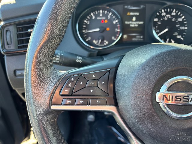 Used 2017 Nissan Rogue SV FWD image 26