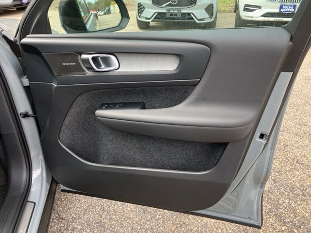New 2026 Volvo XC40 B5 Plus w/ Climate Package AWD/4WD image 13