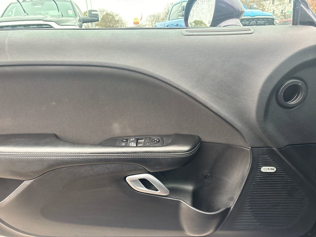 Used 2020 Dodge Challenger SXT w/ Driver Convenience Group image 17