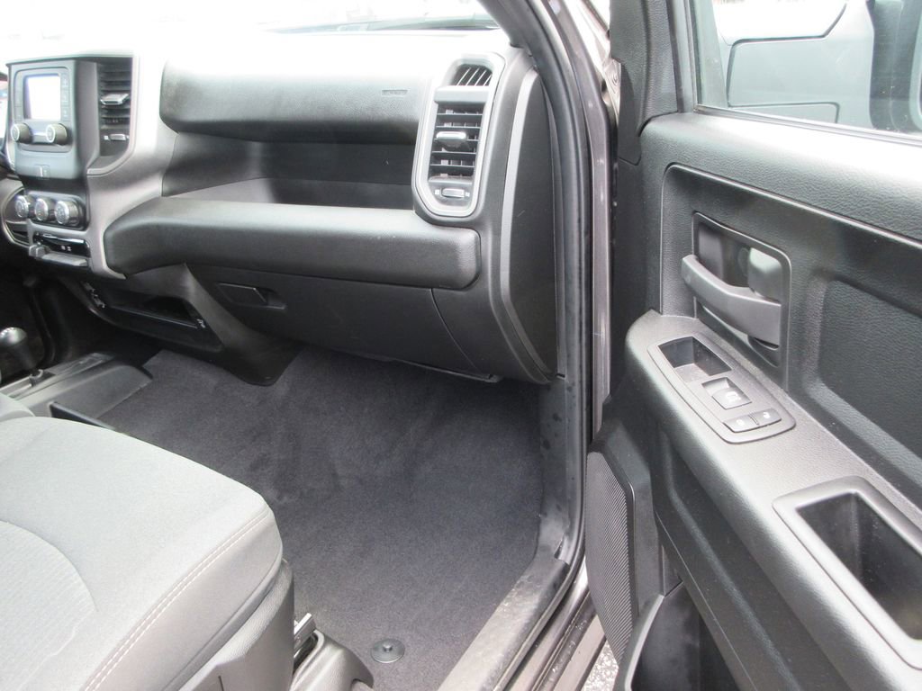 Used 2024 RAM 3500 Tradesman w/ Chrome Appearance Group AWD/4WD image 21