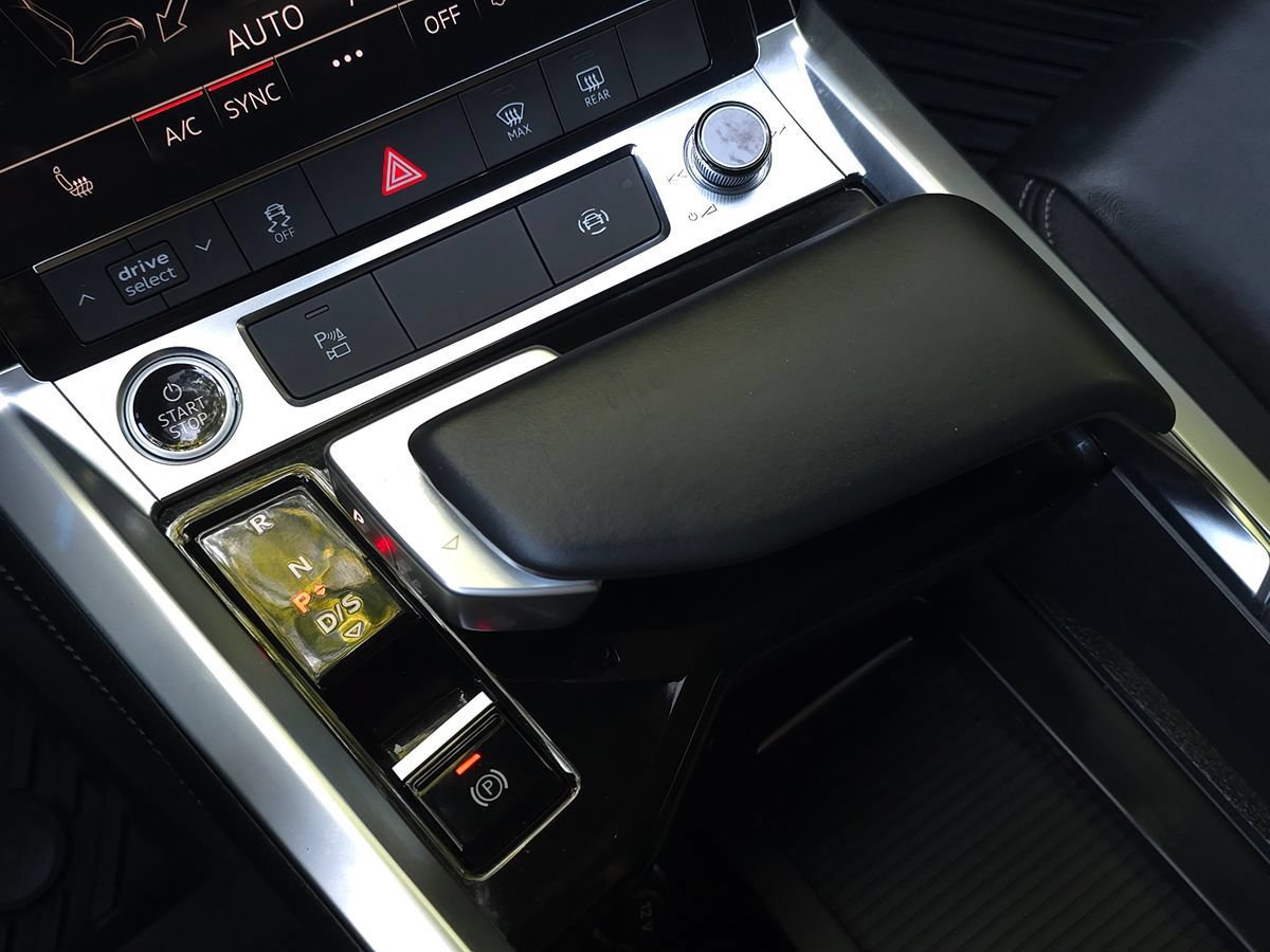 Used 2024 Audi Q8 e-tron Premium AWD/4WD image 60