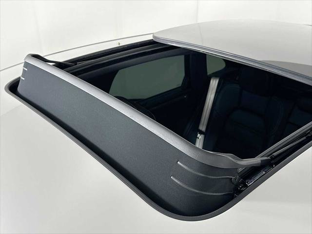 Used 2022 Porsche Macan GTS AWD/4WD image 21