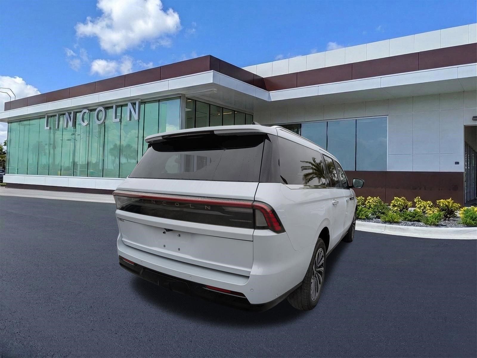 Certified 2025 Lincoln Navigator L Black Label image 5