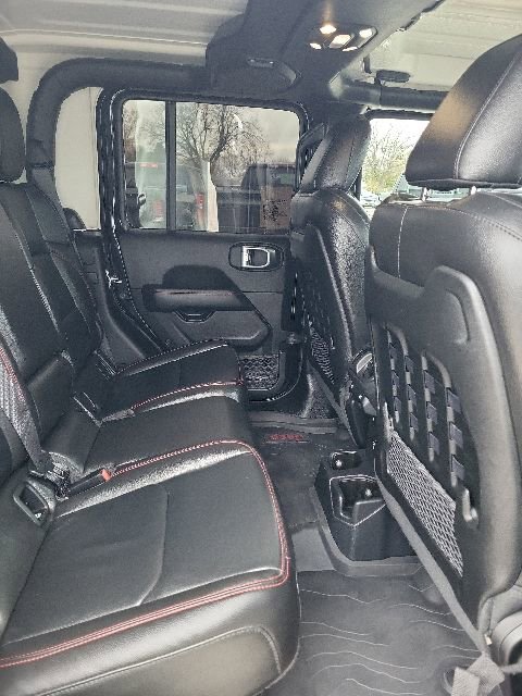 Used 2023 Jeep Gladiator Rubicon w/ Cold Weather Group AWD/4WD image 16