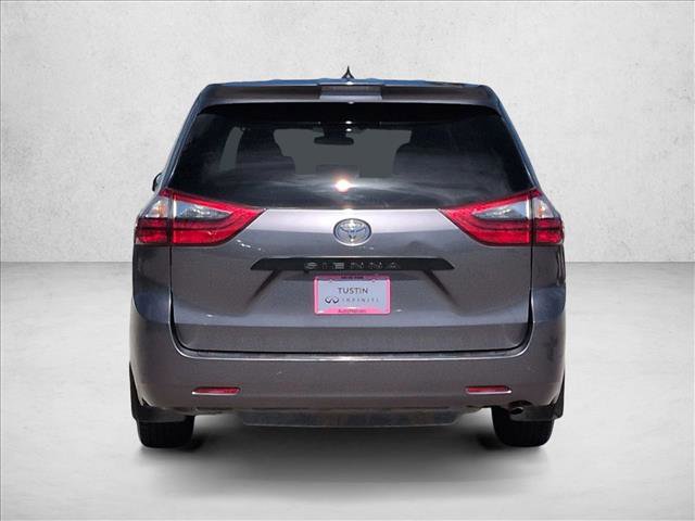 Used 2020 Toyota Sienna L image 7