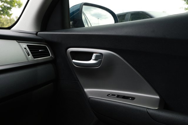 Used 2019 Kia Niro LX FWD image 24