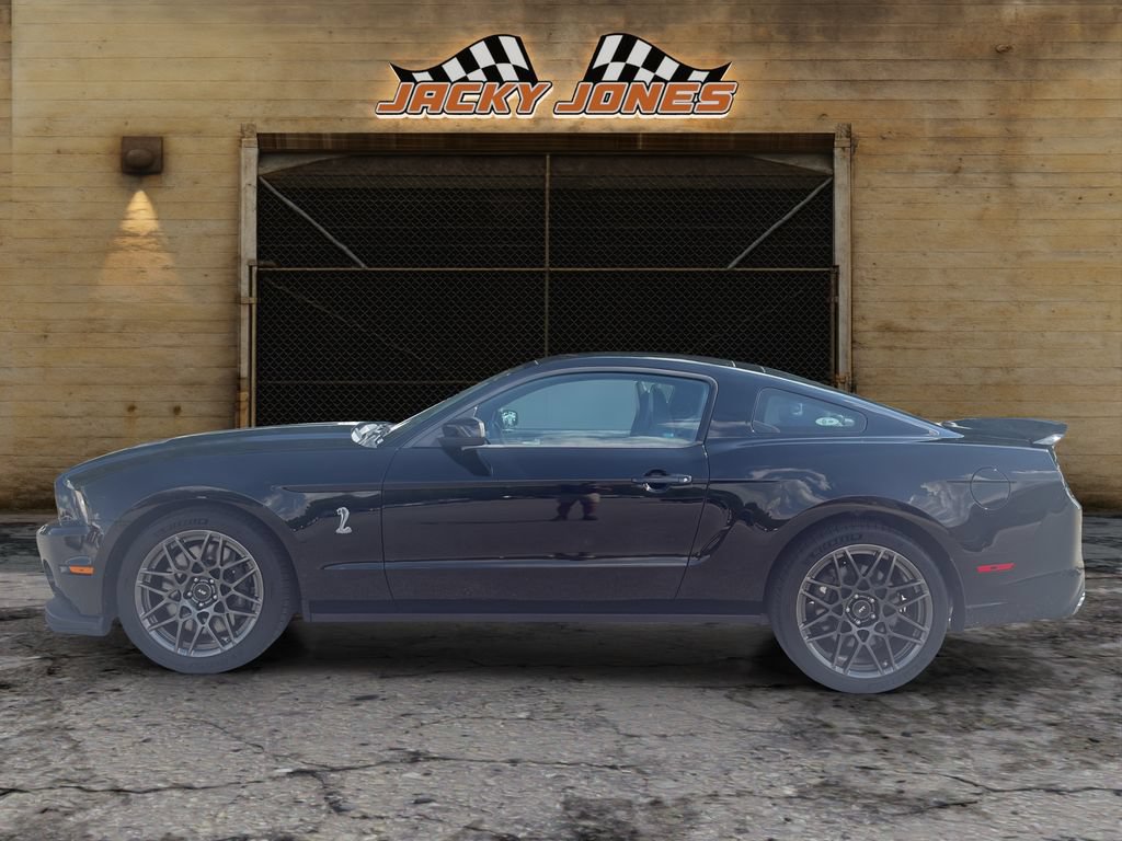 Used 2013 Ford Mustang Shelby GT500 RWD image 2