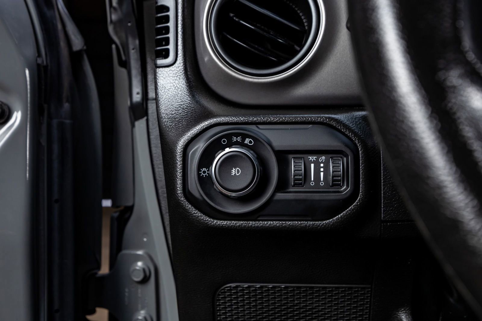 Used 2022 Jeep Wrangler Unlimited Sport AWD/4WD image 22
