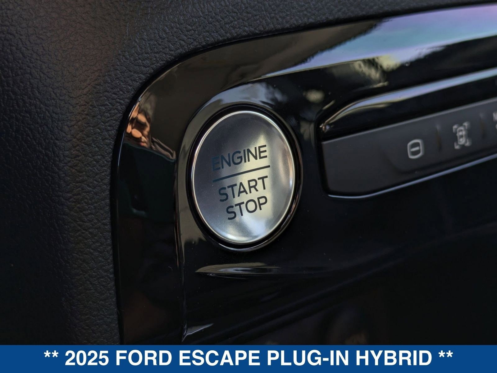 New 2025 Ford Escape SE image 35