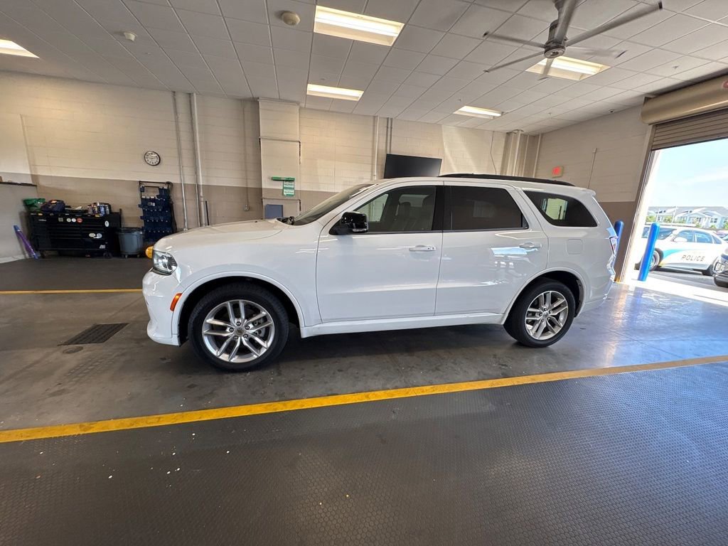 Used 2023 Dodge Durango GT AWD/4WD image 3