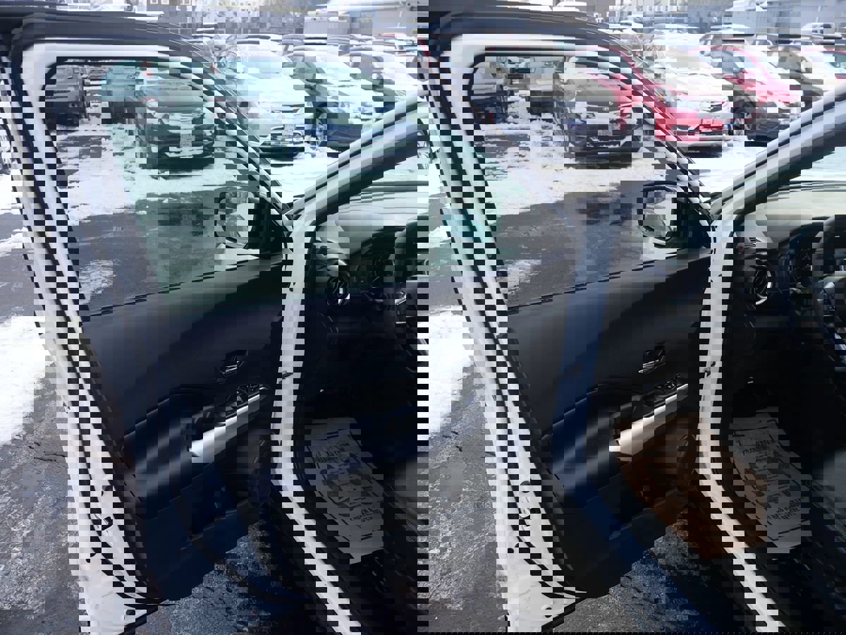 Used 2020 Nissan Kicks SR w/ SR Premium Package image 15