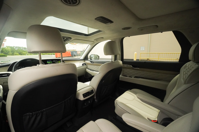 Used 2021 Hyundai Palisade Calligraphy w/ Cargo Package AWD/4WD image 23