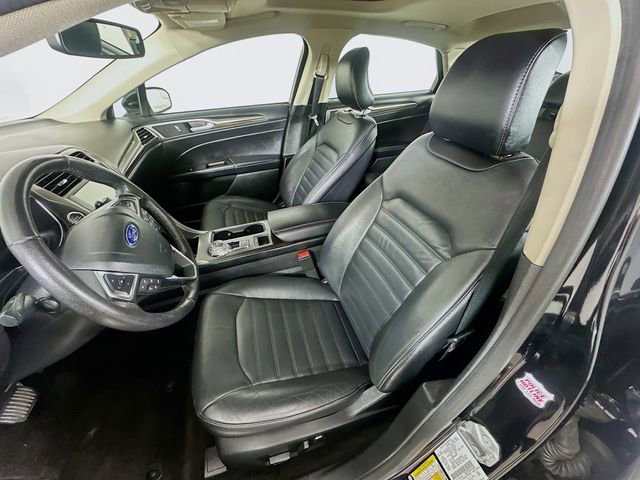 Used 2017 Ford Fusion SE w/ Equipment Group 202A image 29