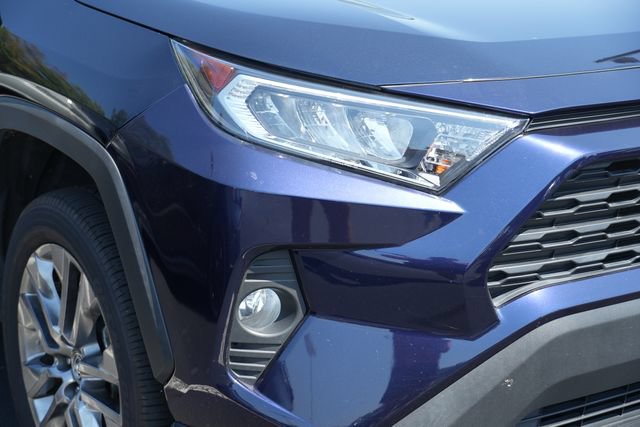 Used 2020 Toyota RAV4 XLE Premium FWD image 3