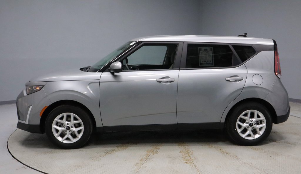Used 2025 Kia Soul LX image 6