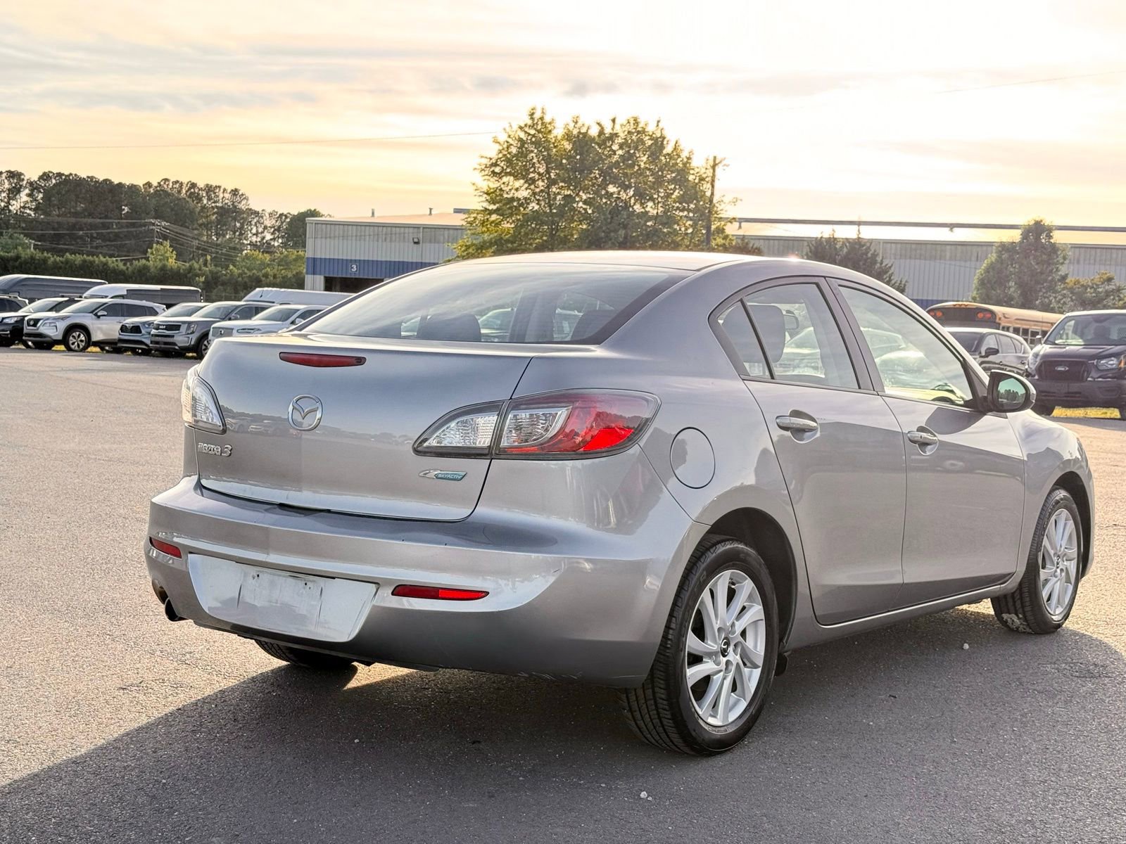 Used 2013 MAZDA MAZDA3 i Touring FWD image 7