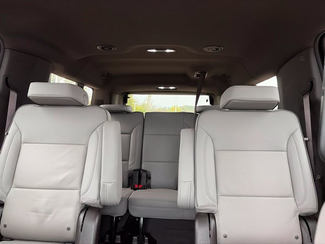 Used 2024 GMC Yukon XL SLT w/ SLT Luxury Package AWD/4WD image 33