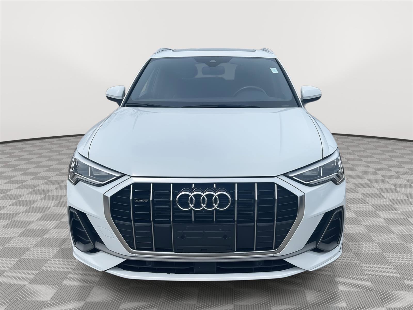 Used 2023 Audi Q3 2.0T Premium Plus AWD/4WD image 2