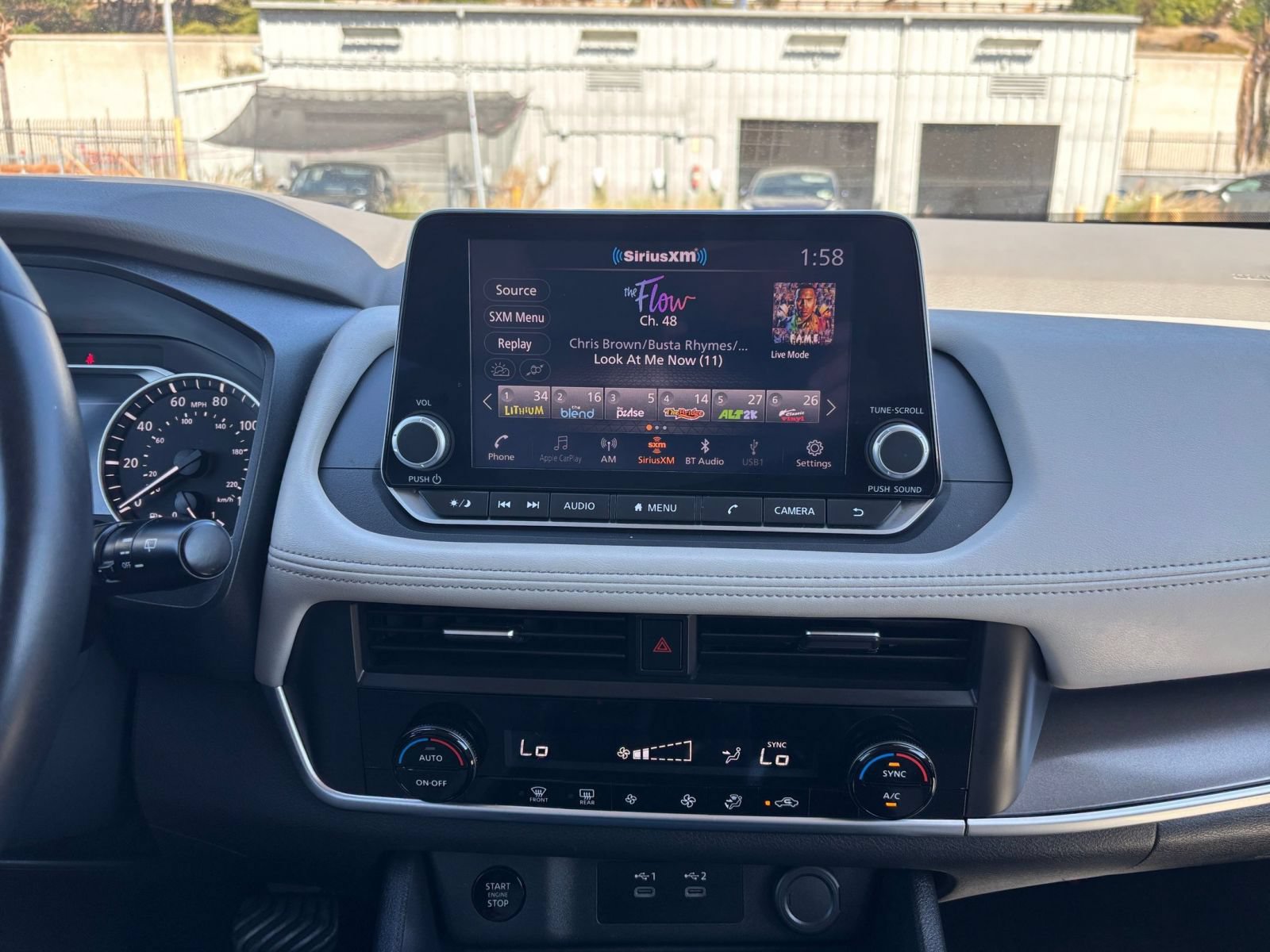 Used 2025 Nissan Rogue SV AWD/4WD image 16