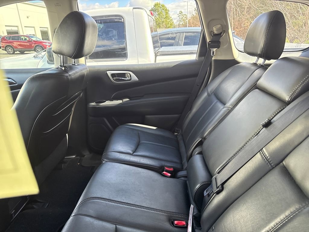Used 2013 Nissan Pathfinder Platinum image 16
