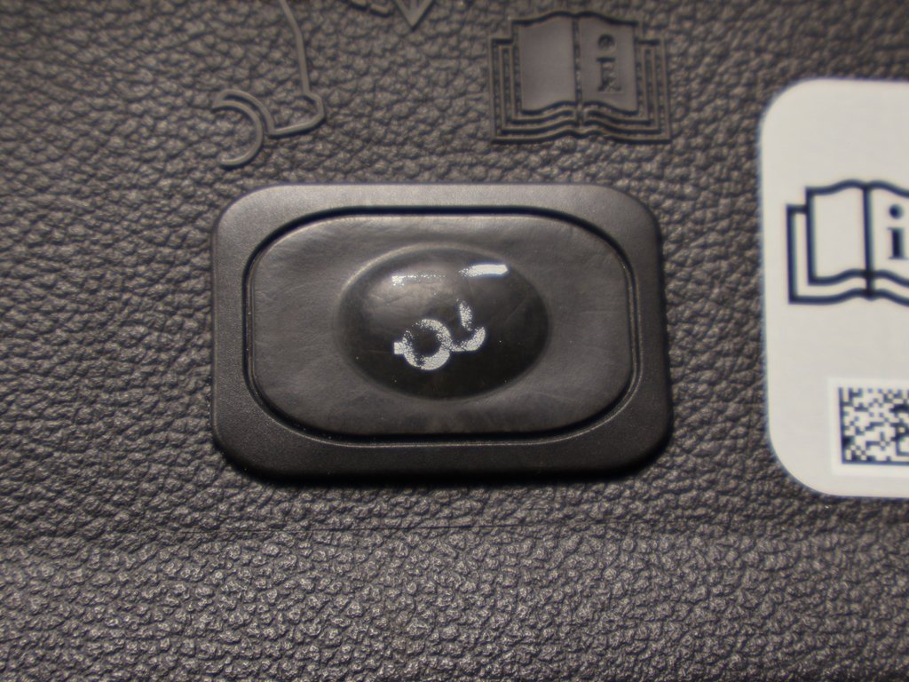 Used 2017 Ford Escape Titanium image 16