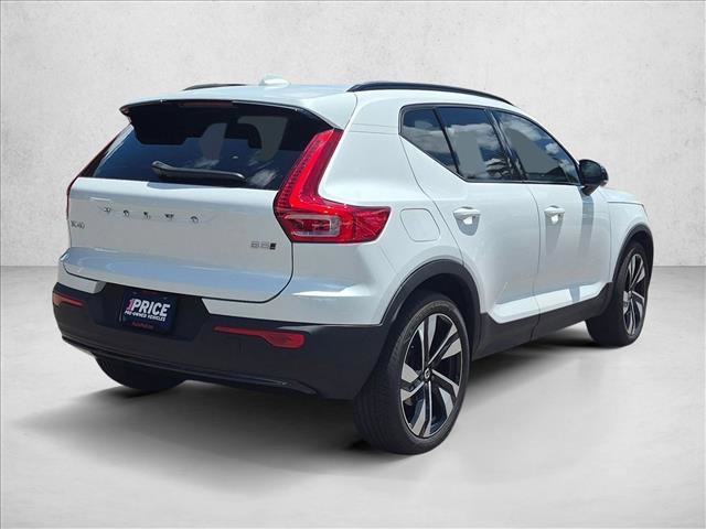 Used 2023 Volvo XC40 B5 Plus w/ Driver Assist Package AWD/4WD image 5