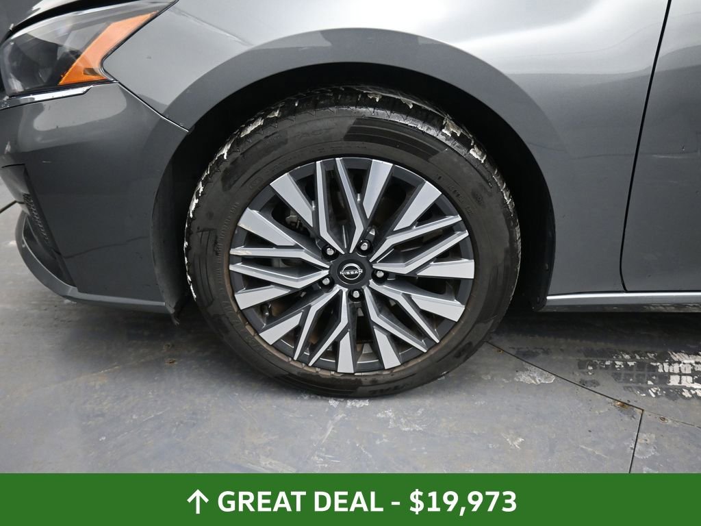 Used 2024 Nissan Altima 2.5 SV image 15