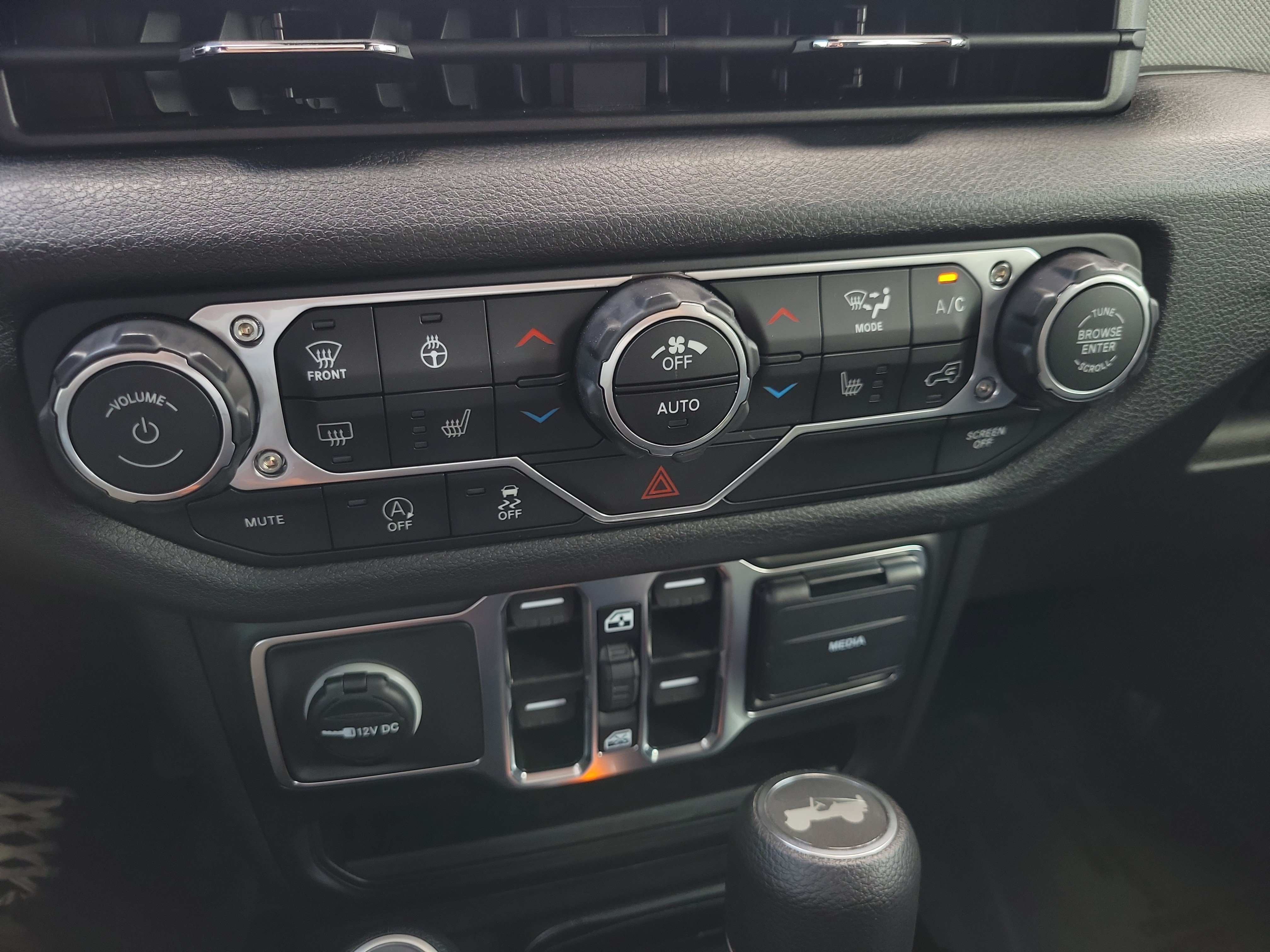 Used 2025 Jeep Wrangler Unlimited Sport AWD/4WD image 25