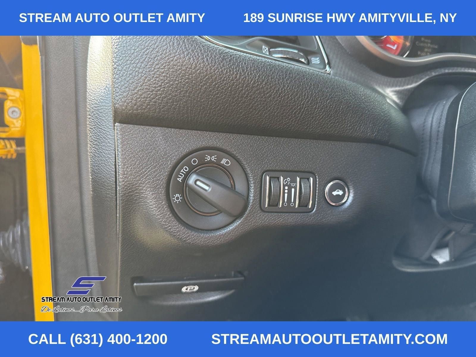 Used 2017 Dodge Challenger SRT Hellcat image 27