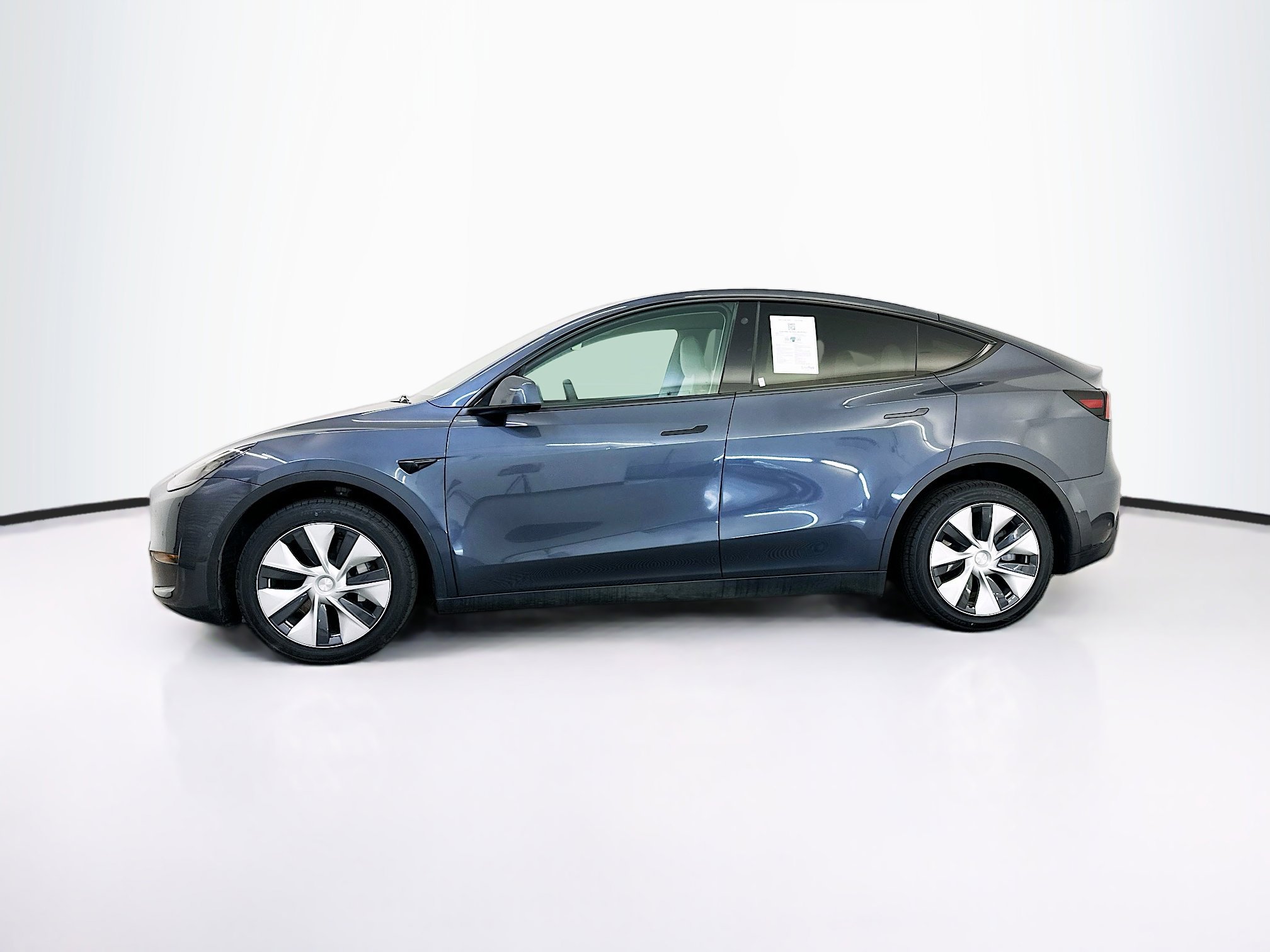 Used 2022 Tesla Model Y Long Range image 4