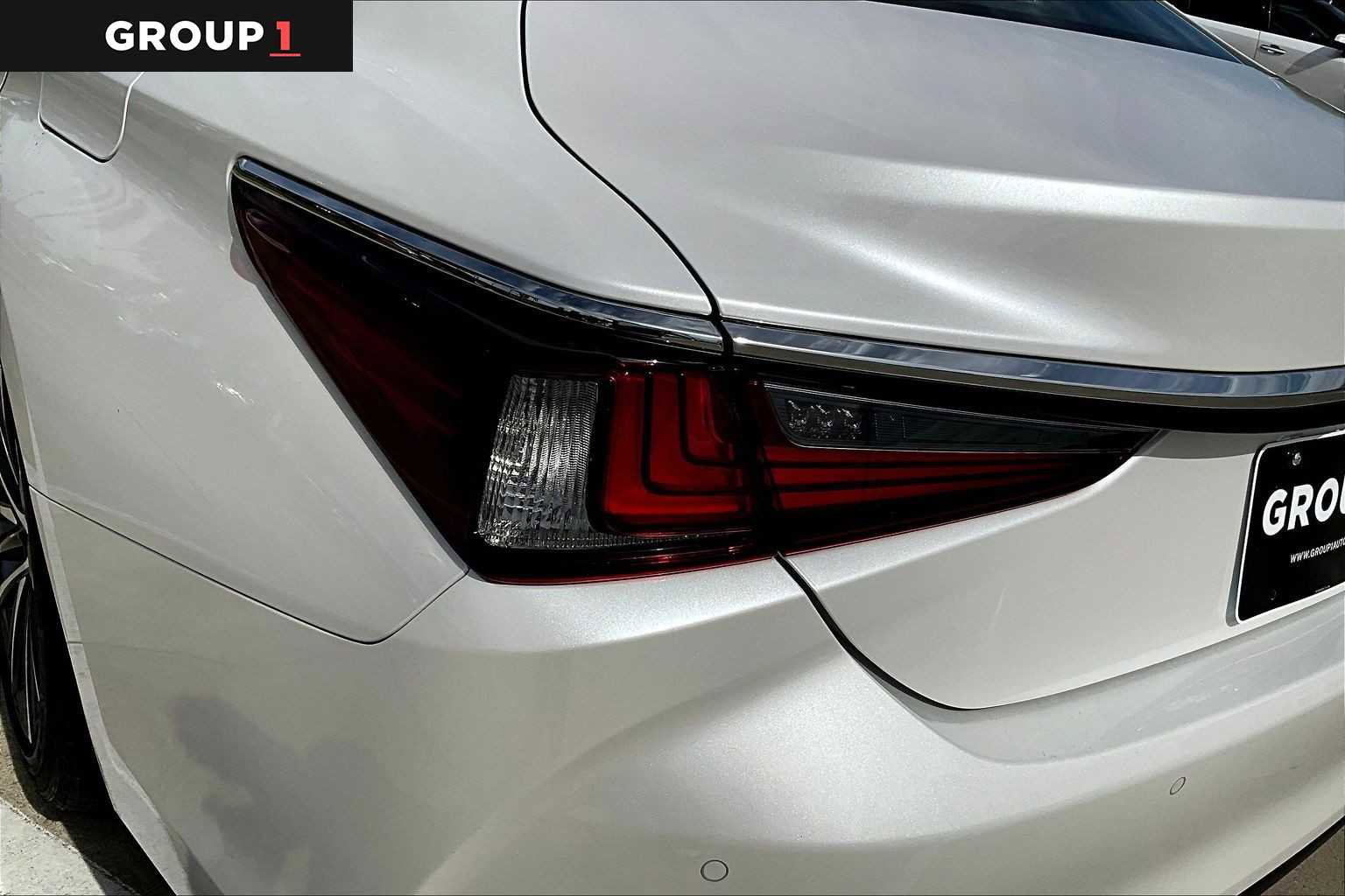 Used 2025 Lexus ES 350 w/ Premium Package image 26